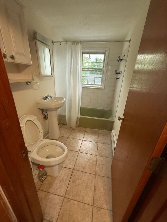Building Photo - One bedroom Condo, Dennisport Ma.
