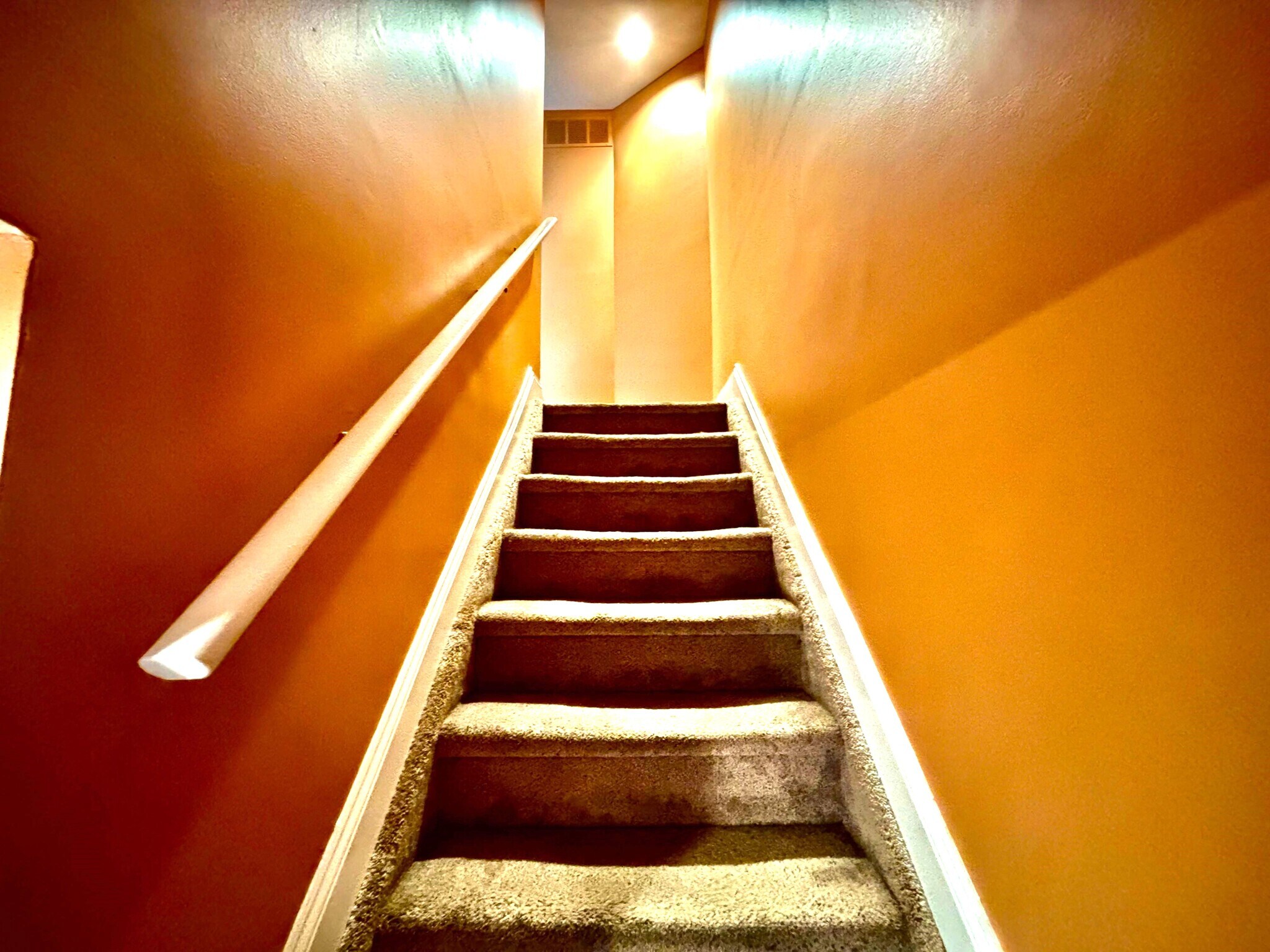 Building Photo - 37 Anderson Ct