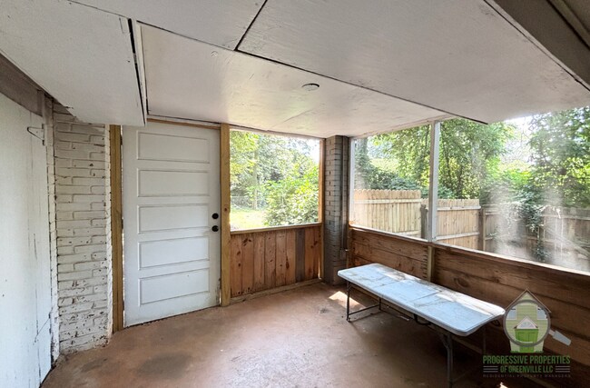 Building Photo - 109 Buist Ave