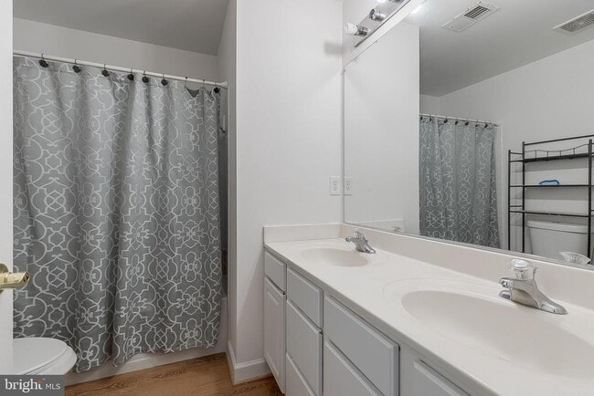 Building Photo - 8265 Glade Bank Dr