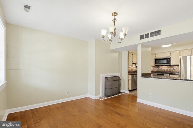 Building Photo - 947 Oella Ave