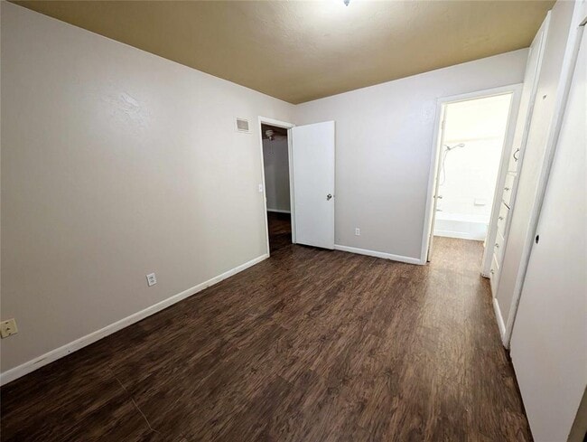 Building Photo - 6601 NW 30th Terrace