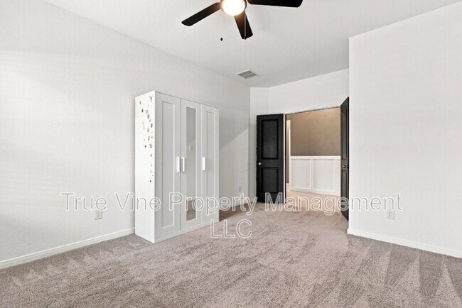 Building Photo - 5432 Cloves Cv
