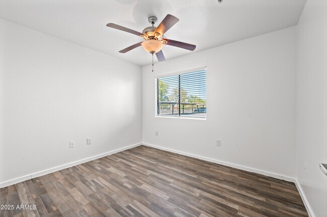 Building Photo - 3065 N 67th Ave