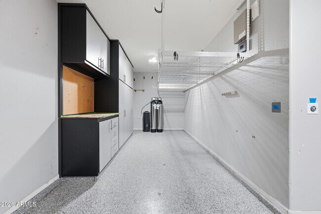 Building Photo - 3546 E Ivanhoe St