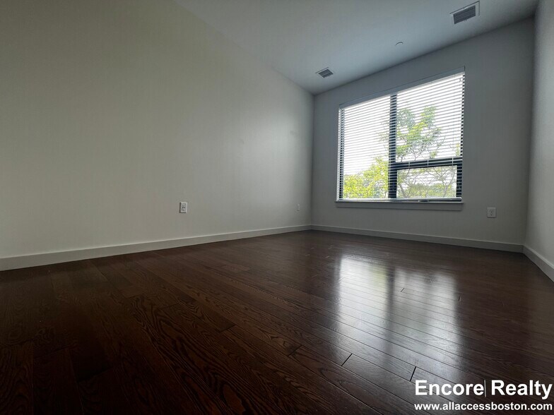 Building Photo - 455 Harvard St