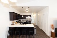Building Photo - 348 750 N