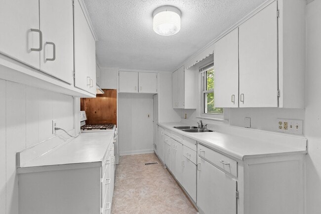 Building Photo - Super Cute 3 Bedroom in Fayetteville!