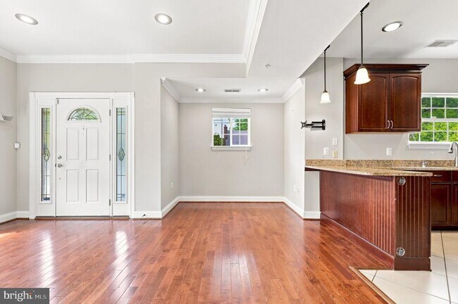 Building Photo - 10717 Bentley Ln