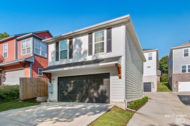 Building Photo - 530 Highland Ave