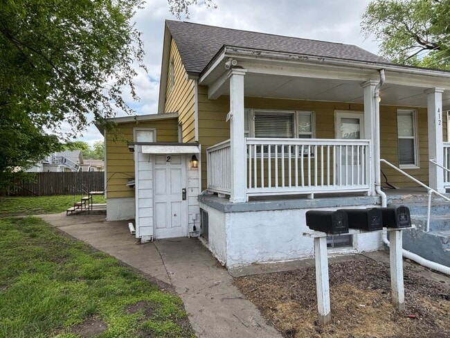 Building Photo - Updated 1 Bed 1 Bath in Central MHK