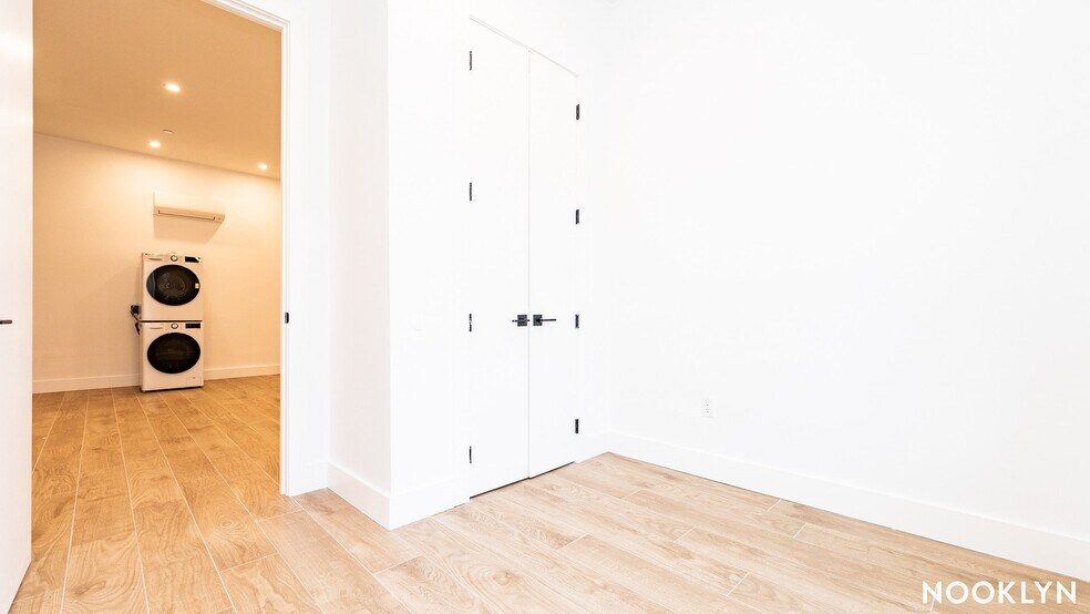 Building Photo - 897 New York Ave