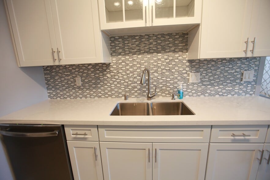 Building Photo - 1143 6th St