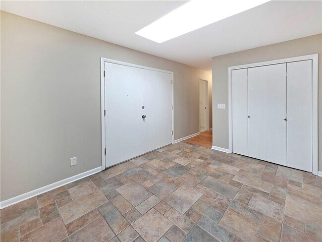 Building Photo - 1273 Murdock Rd