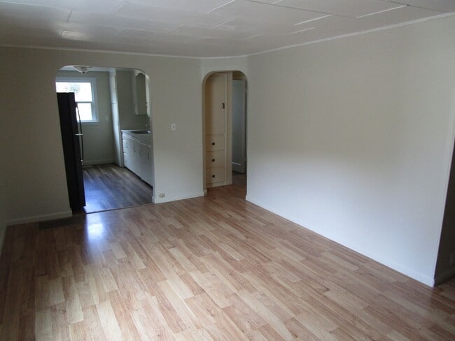 Building Photo - *APPLICATIONS PENDING* 3 Bedroom Home on 3/4 Acre - Available Soon!