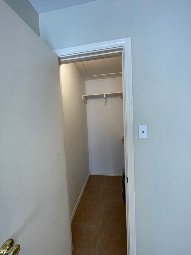 Building Photo - 15413 Palmira Ave
