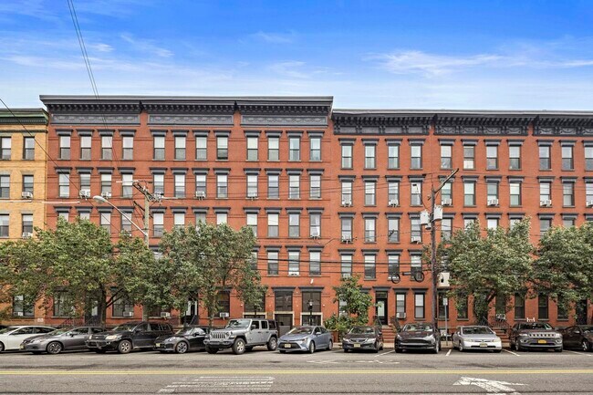 Building Photo - 1115 Willow Ave