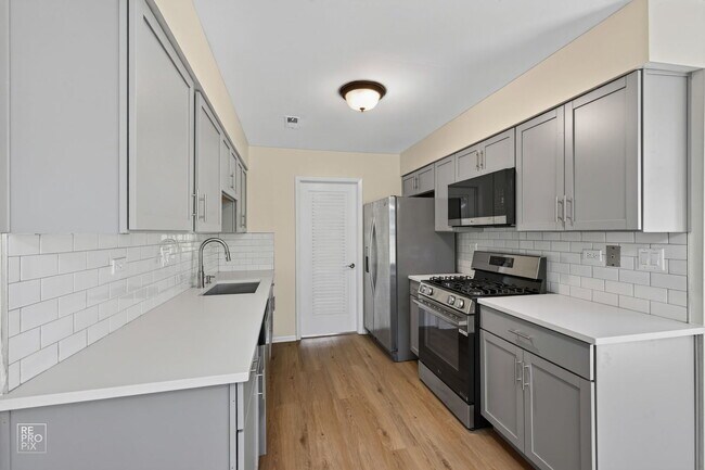 Building Photo - 7922 Knottingham Cir