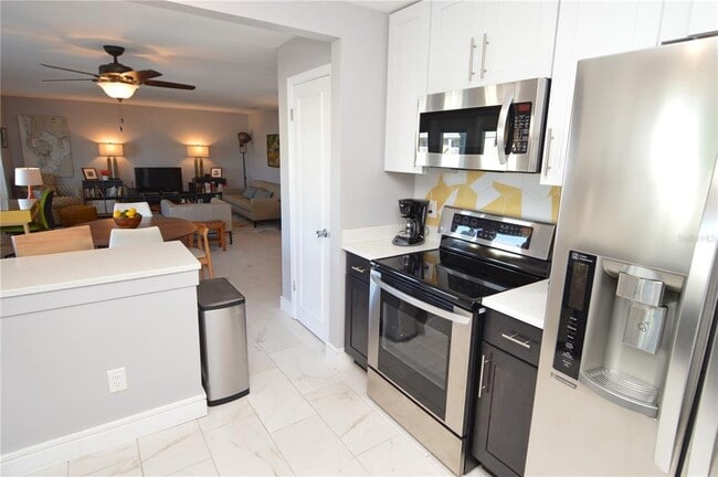 Building Photo - 5245 Coquina Key Dr SE