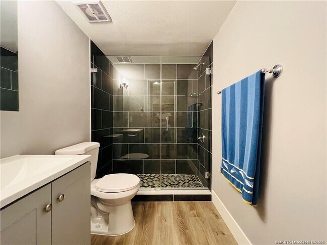 Building Photo - 11000 S Ocean Dr