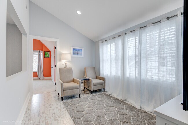 2nd floor den - 224 Gibbs Ave