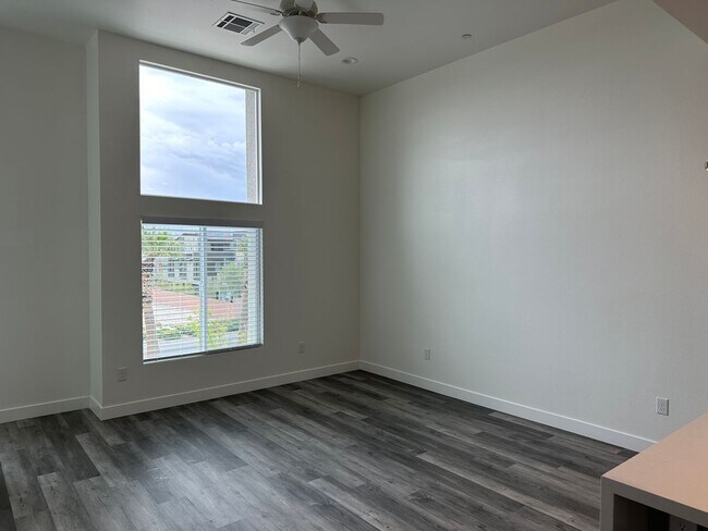 Building Photo - Experience Modern Elegance in this Summerl...