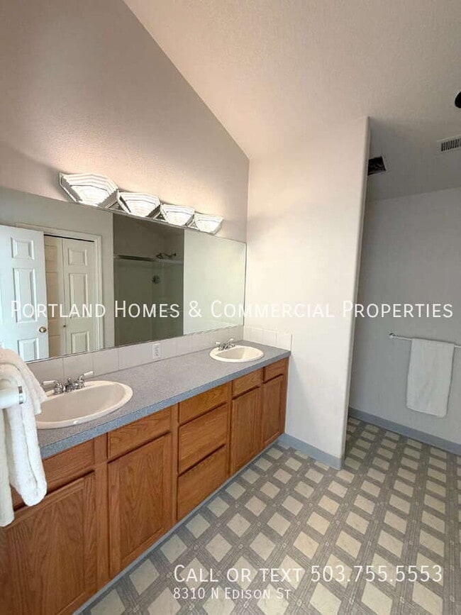 Building Photo - 8310 N Edison St