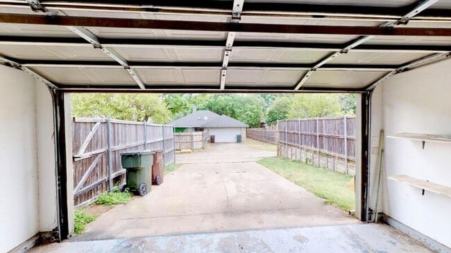 Building Photo - 1124 Kesser Dr