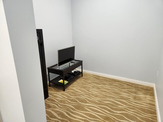 Building Photo - 9 Harbour Isle Dr E