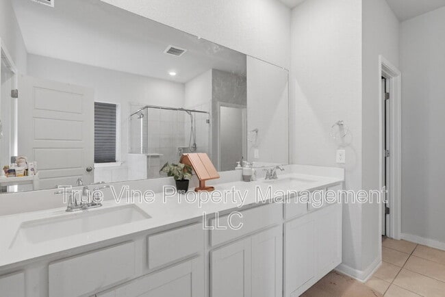 Building Photo - 12108 Icon Rdg