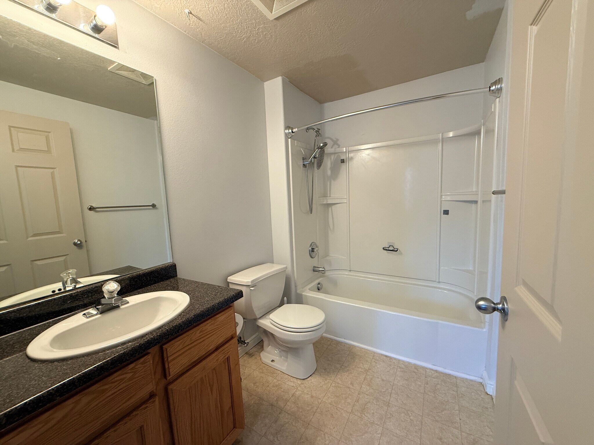 Building Photo - 175 Albion Village Way