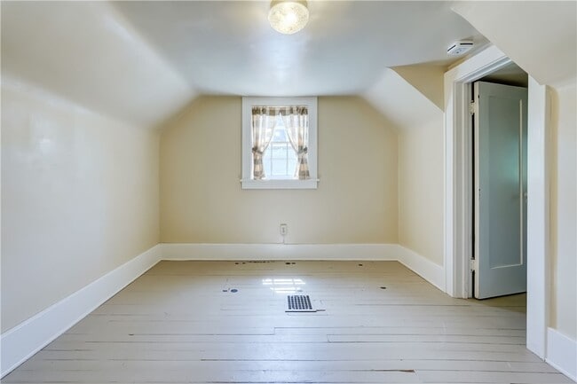 Building Photo - 106 Ellingwood Dr