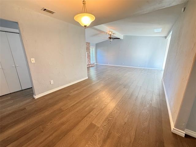 Building Photo - 2104 Poppy Ln