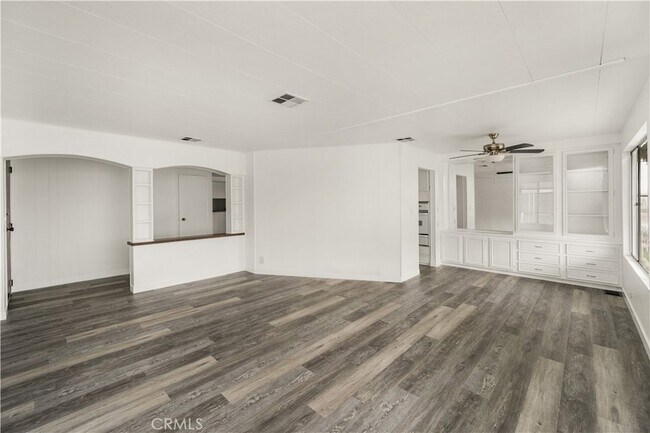 Building Photo - 16444 Bolsa Chica St