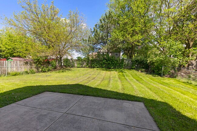 Building Photo - 1057 Bothwell Cir