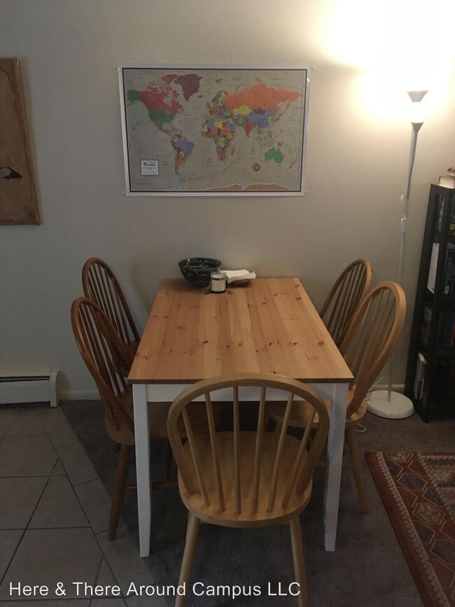 Building Photo - 639 Riverview Dr