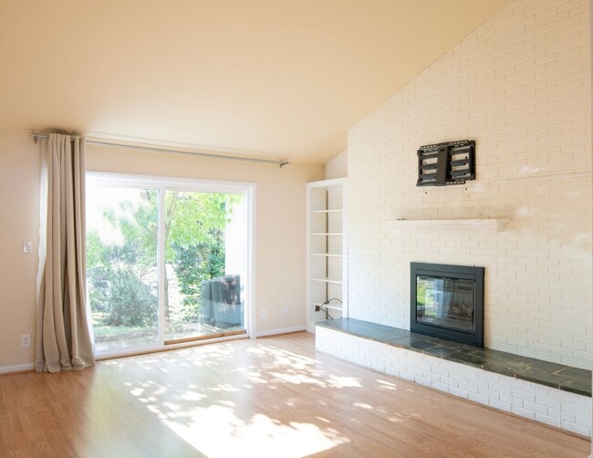 Building Photo - 326 Harvest Dr