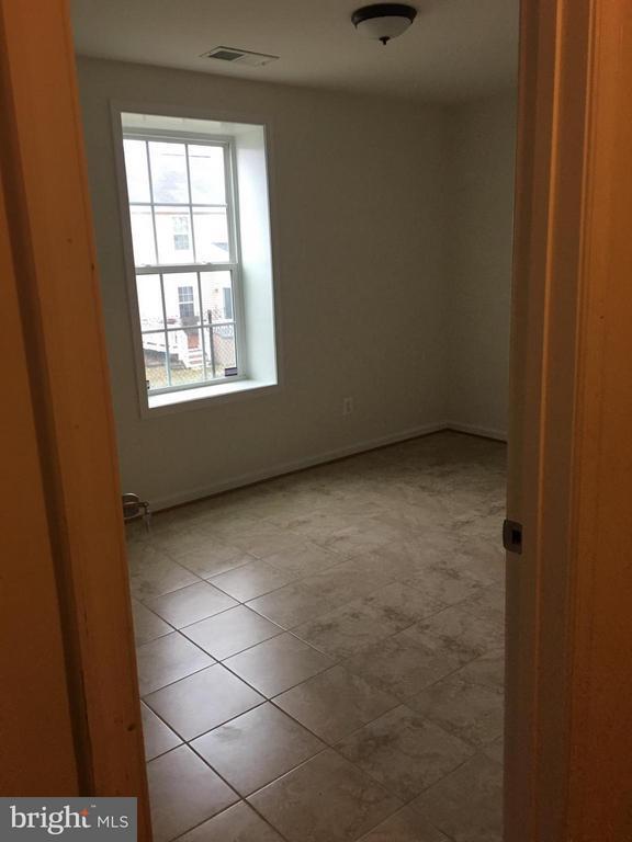 Building Photo - 5 Rye Creek Dr