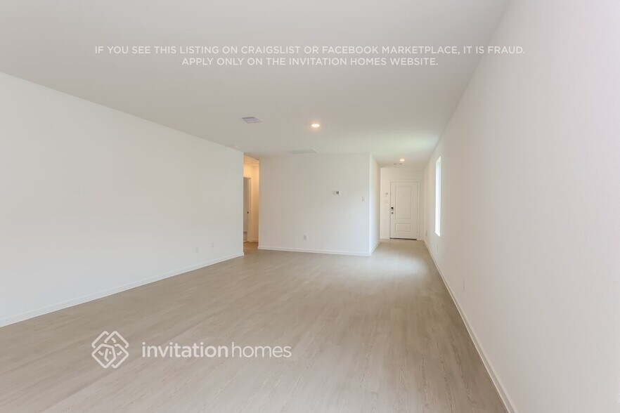 Building Photo - 15215 Abella Dr