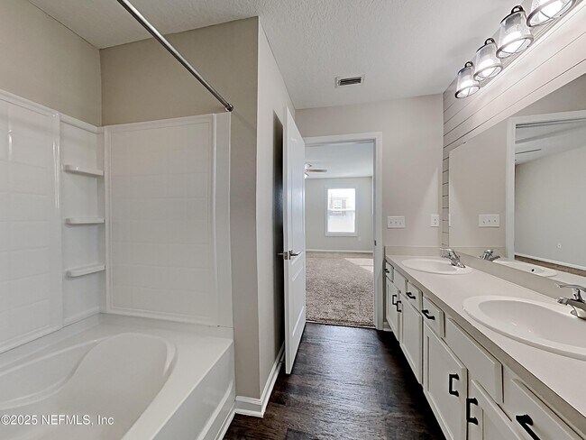 Building Photo - 3619 Derby Forest Dr