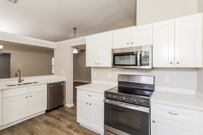 Building Photo - 7964 Putnam Cir