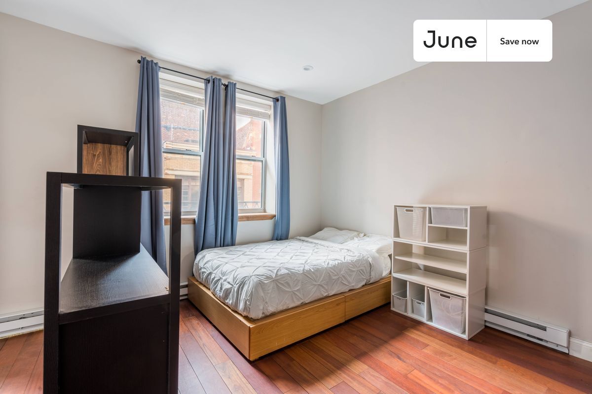 Building Photo - 121 Salem St