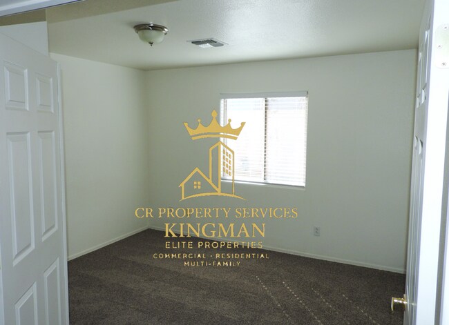 Building Photo - Beautiful 3 bed 2 bath Split Floor plan home - Near KRMC Hualapai Mountain Campus