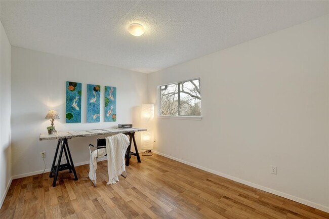 Building Photo - 4505 Clarno Dr