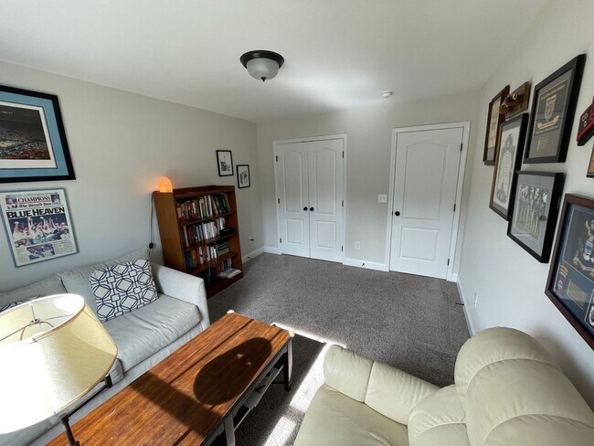 Building Photo - Stunning 5 Bed 3 Bath Home in Anderson Creek Club