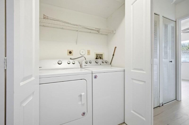 Building Photo - 2683 NE 15th St