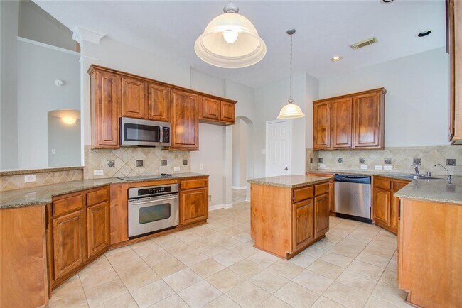 Building Photo - 18015 Darling Point Ct