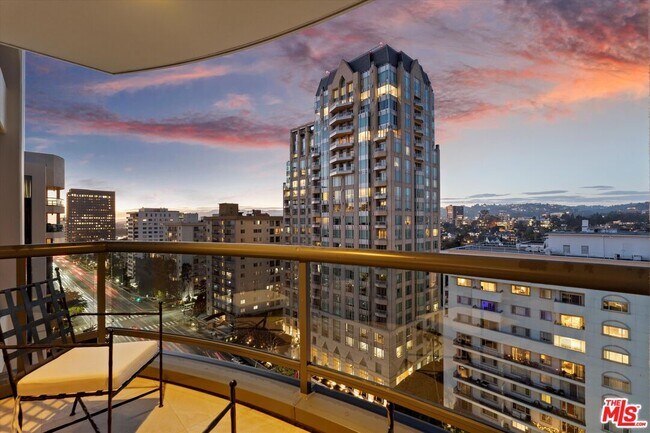 Building Photo - 10724 Wilshire Blvd