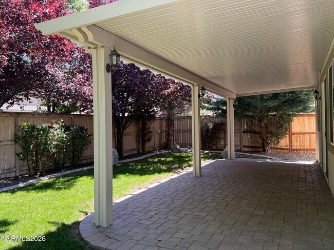 Building Photo - 10890 Oakhaven Dr