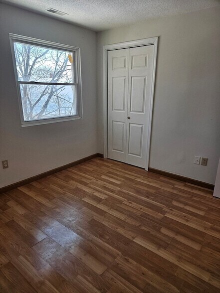 Building Photo - 75 Scotch Pond Pl